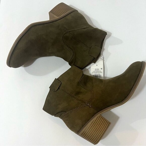 Merona Khaki Western Ankle Boots Block Heel Size 9 Faux Suede New NWT - Picture 1 of 9